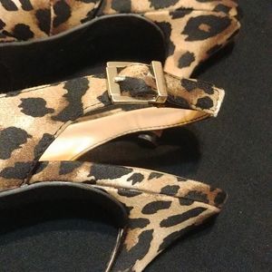 ABELLA Women leopard print shoes Size 6.5
